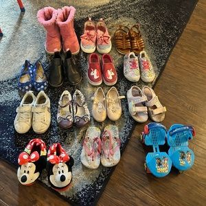 12 pairs of shoes/sandals